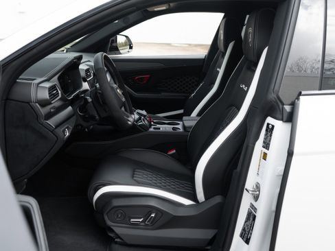 Used 2024 Lamborghini Urus Performante image 6
