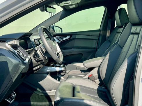 Used 2024 Audi Q4 e-tron Premium Plus w/ Premium Plus image 13