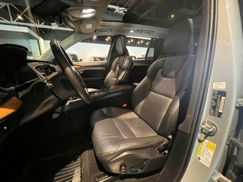 Used 2024 Volvo XC90 T8 Plus w/ Protection Package Premier AWD/4WD image 8