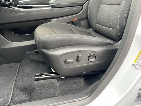 New 2026 Chevrolet Traverse LT w/ Driver Confidence Package image 4