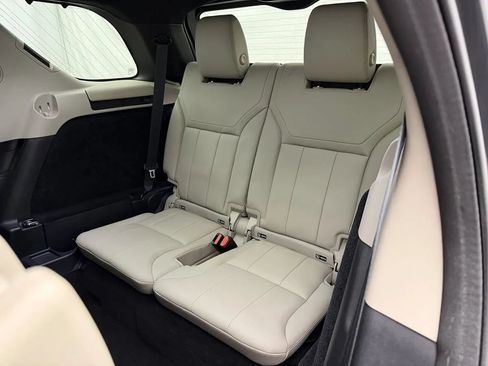 Used 2020 Land Rover Discovery Landmark AWD/4WD image 42