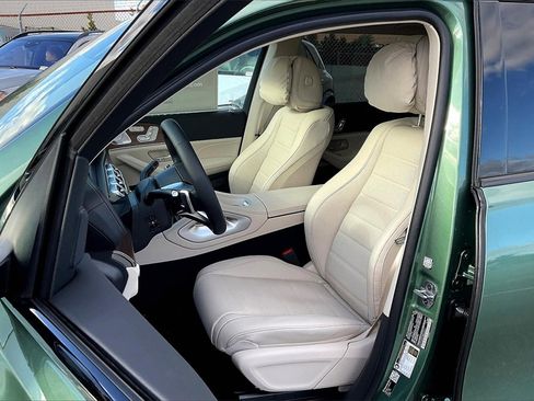 New 2026 Mercedes-Benz GLS 450 4MATIC image 9