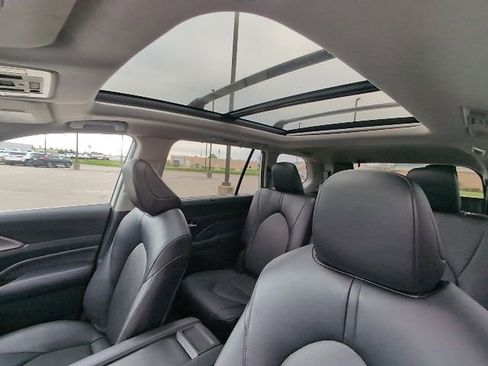 Used 2024 Toyota Grand Highlander XLE image 14