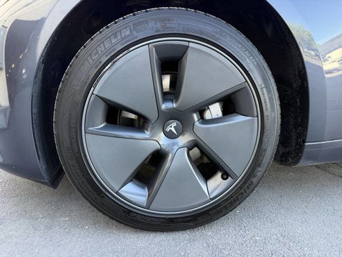 Used 2023 Tesla Model 3 Standard Range image 19