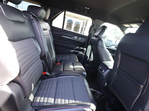 Certified 2025 Ford Explorer ST-Line RWD image 23