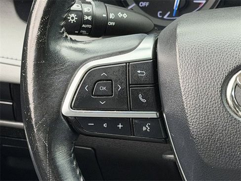 Used 2020 Toyota Highlander XLE image 14