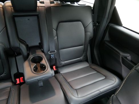 Used 2026 Ford Bronco Badlands AWD/4WD image 14