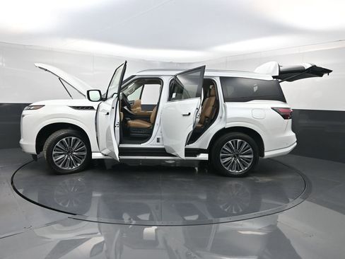 Used 2025 INFINITI QX80 Sensory image 42