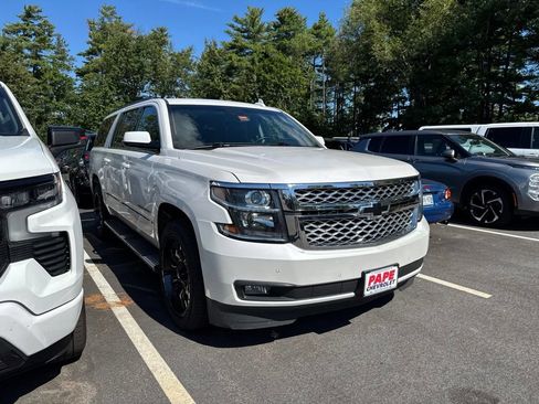 Used 2019 Chevrolet Suburban LT AWD/4WD image 2