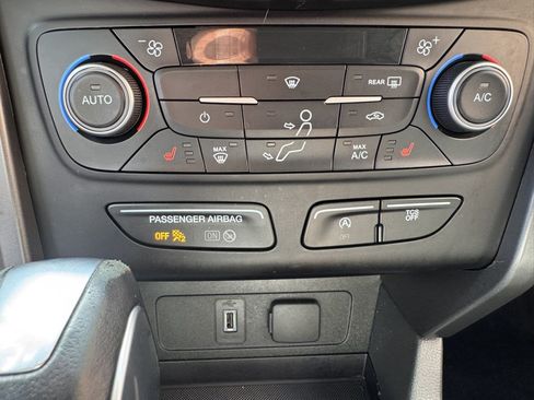 Used 2018 Ford Escape SEL FWD image 1