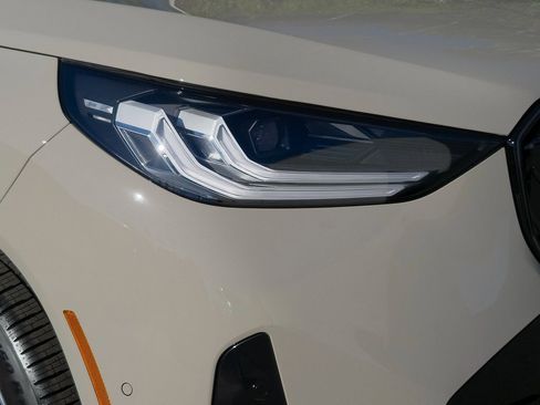 New 2026 BMW X3 xDrive30 w/ M Sport Package image 8