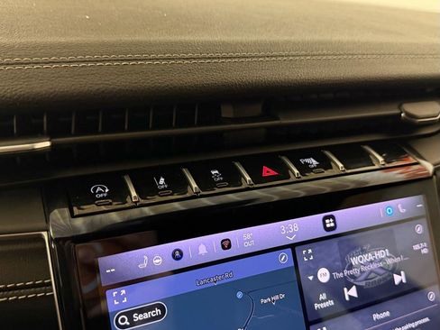 Used 2025 Jeep Grand Cherokee L Limited w/ Black Appearance Package image 21