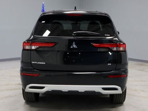 Used 2023 Mitsubishi Outlander SE image 12