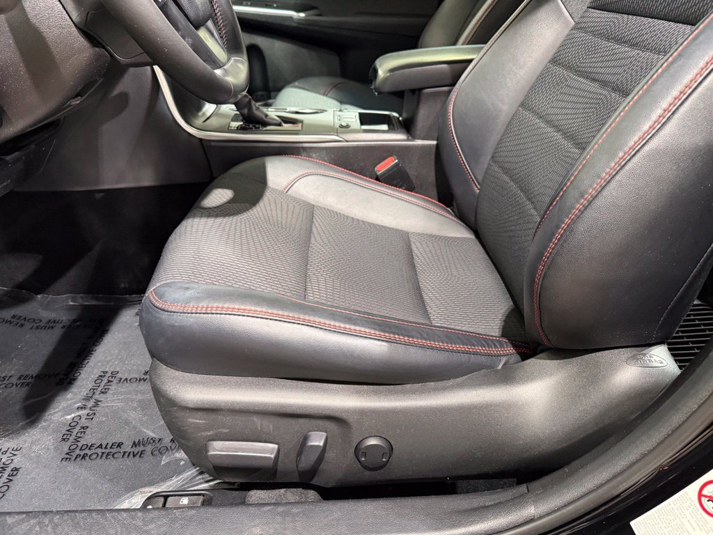 Used 2016 Toyota Camry SE w/ Moonroof Package FWD image 13