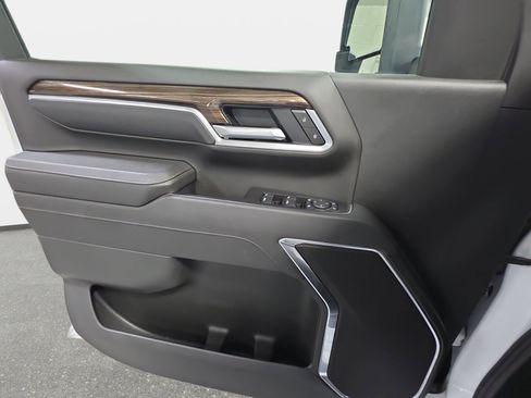 Used 2025 Chevrolet Silverado 3500 LT w/ Safety Package image 26