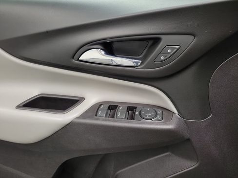 Used 2022 Chevrolet Equinox LS w/ LPO, Floor Liner Package FWD image 18