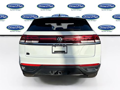 Used 2025 Volkswagen Atlas Cross Sport SE image 6