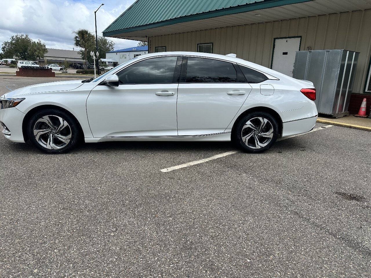 Used 2020 Honda Accord EX-L image 3
