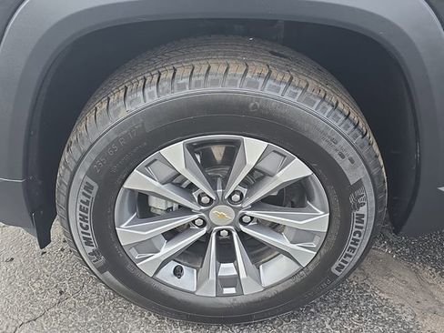 Used 2025 Chevrolet Equinox LT image 33