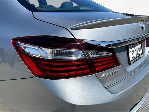 Used 2016 Honda Accord Sport image 22