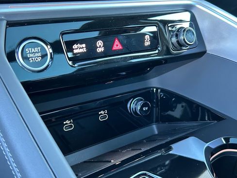 New 2025 Audi Q5 Prestige image 17