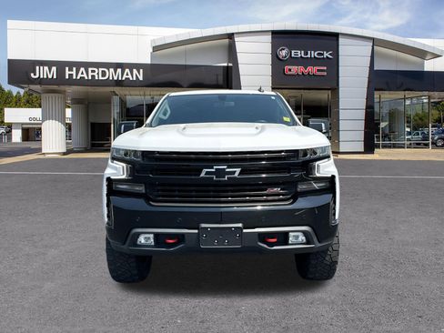 Used 2021 Chevrolet Silverado 1500 LT Trail Boss w/ Convenience Package II image 2