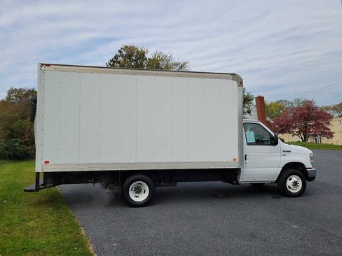 Used 2017 Ford E-350 and Econoline 350 Super Duty w/ Power Windows & Locks Group image 6
