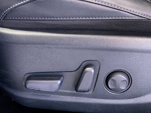 Used 2025 Kia Seltos EX w/ EX Sunroof Package FWD image 17