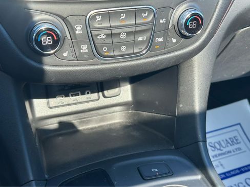 Used 2022 Chevrolet Equinox RS w/ RS Leather Package FWD image 45