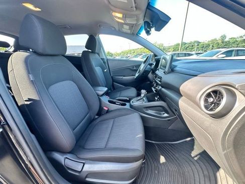 Used 2023 Hyundai Kona SEL w/ Winter Weather Package image 28