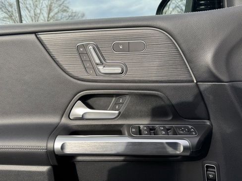 Used 2026 Mercedes-Benz GLB 250 4MATIC image 20