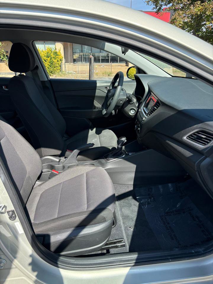 Used 2019 Hyundai Accent SE w/ Cargo Package FWD image 14