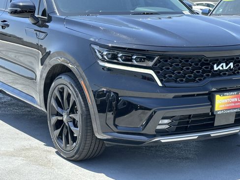 Certified 2023 Kia Sorento SX FWD image 11