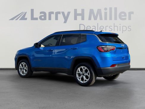 Used 2025 Jeep Compass Latitude image 3