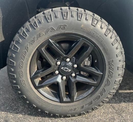 Used 2019 Chevrolet Silverado 1500 LTZ w/ LTZ Premium Package AWD/4WD image 16