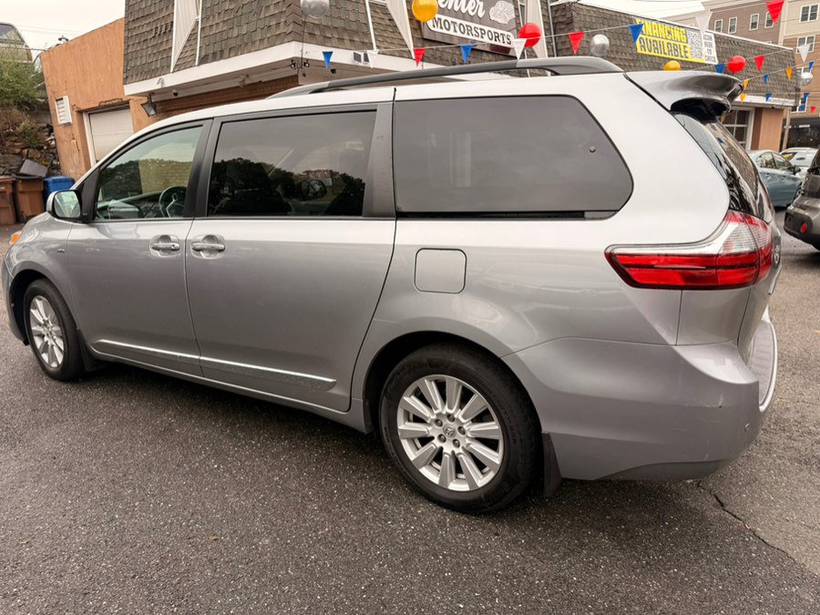 Used 2017 Toyota Sienna XLE w/ XLE Navigation Package AWD/4WD image 12