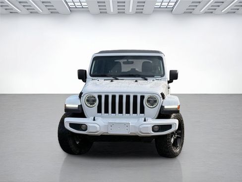 Used 2019 Jeep Wrangler Unlimited Sahara AWD/4WD image 4