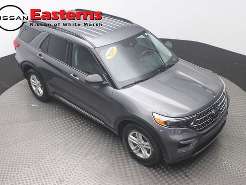Used 2023 Ford Explorer XLT w/ Equipment Group 202A RWD image 3