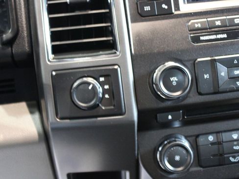 Used 2018 Ford F150 XLT image 17