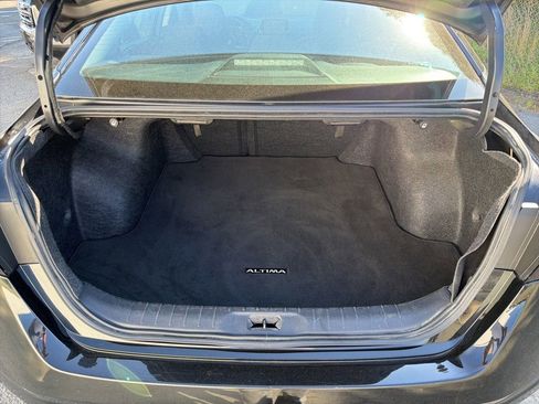 Used 2025 Nissan Altima 2.5 SV FWD image 15