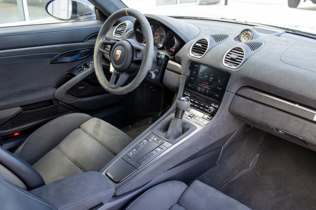Used 2025 Porsche 718 Cayman GT4 RS RWD image 13