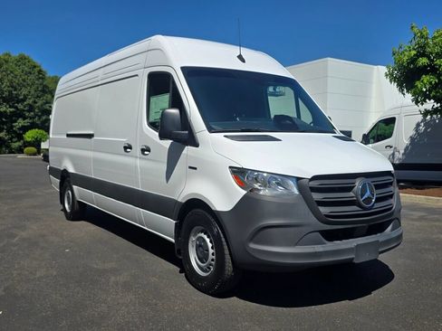 New 2025 Mercedes-Benz eSprinter 170 Cargo image 8
