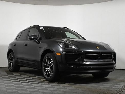Used 2026 Porsche Macan AWD/4WD image 9