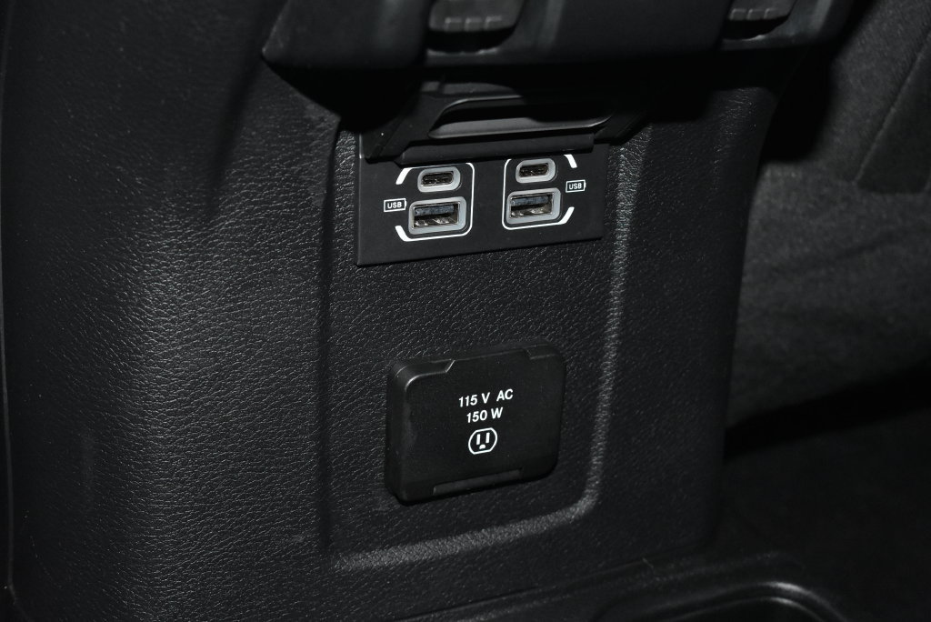 Used 2023 Jeep Wrangler Unlimited Sahara AWD/4WD image 21