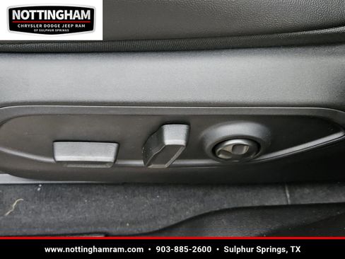 New 2025 Jeep Grand Cherokee Altitude image 23