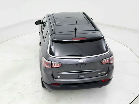 Used 2018 Jeep Compass Limited w/ Navigation Group FWD image 16