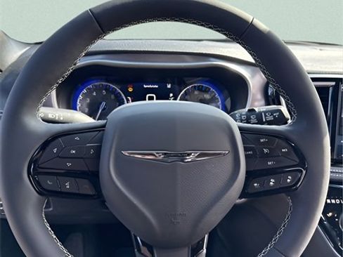 New 2026 Chrysler Pacifica Select w/ S Appearance Package image 14