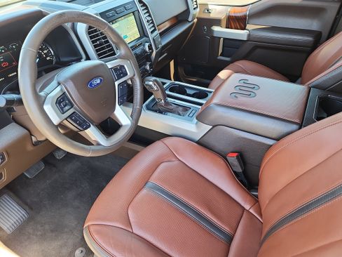 Used 2018 Ford F150 King Ranch w/ Equipment Group 601A Luxury AWD/4WD image 9