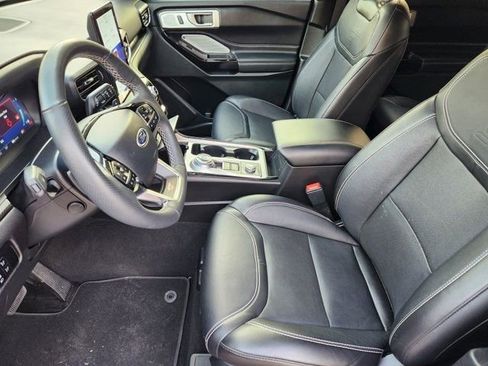 Used 2023 Ford Explorer ST w/ Equipment Group 401A image 4