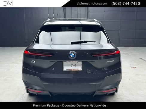 Used 2023 BMW iX xDrive50 w/ Premium Package image 6
